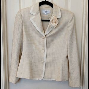 Cream blazer size 4P